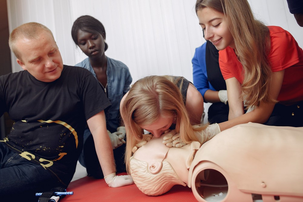 Why Parents Might Benefit From Being Trained in First Aid  image