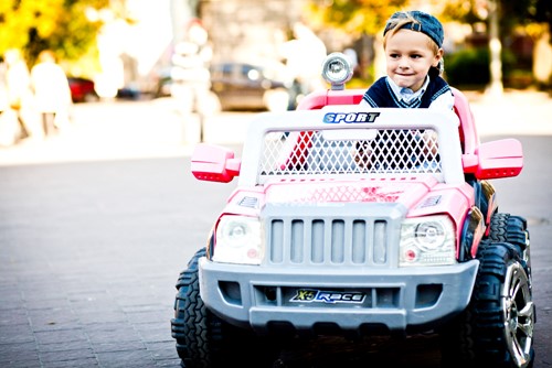 Best Ride-On Cars for Grass and Gravel: Top Picks  image