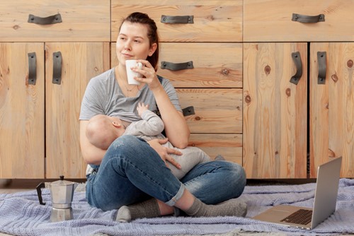 How Herbal Teas Can Help Parents Recharge After a Busy Day  image
