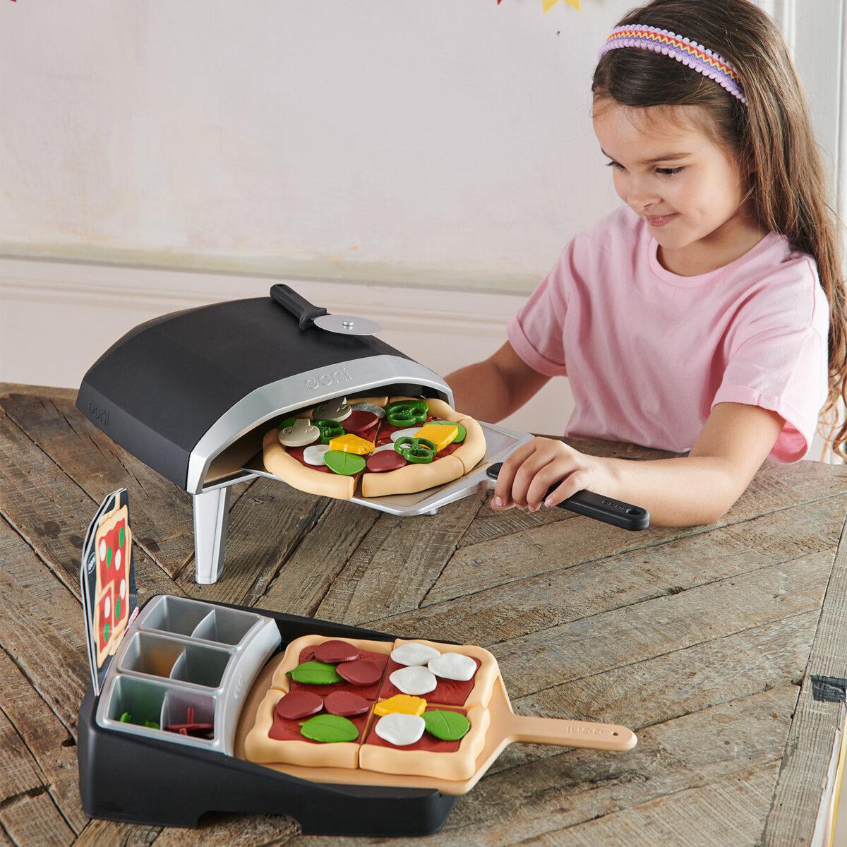 Casdon Ooni Pizza Oven and Topping Station Set, worth £35